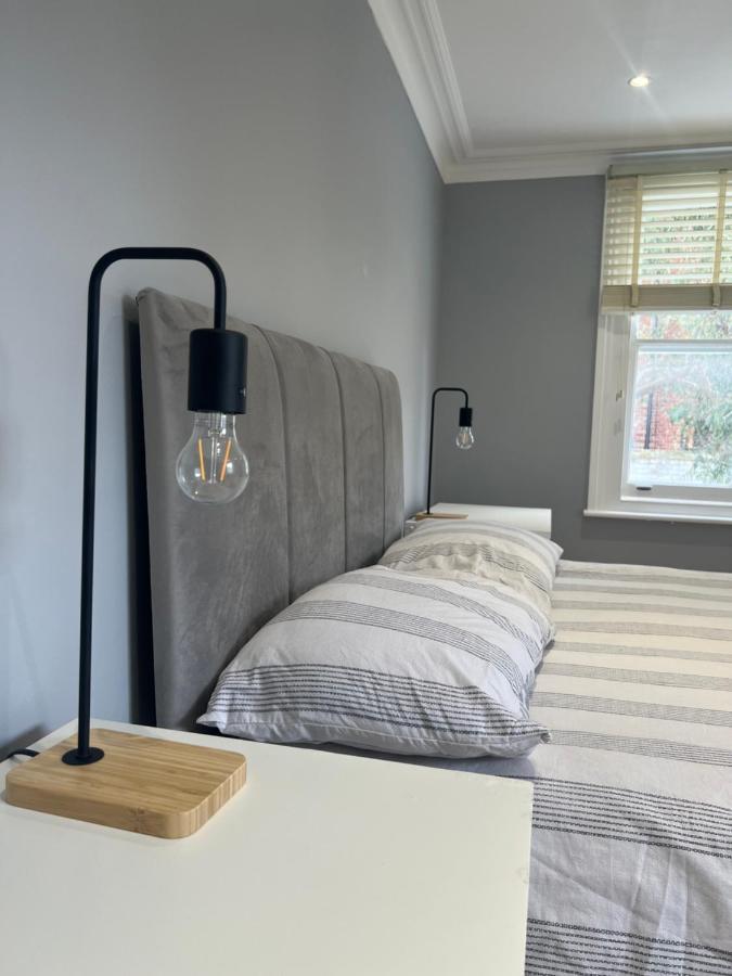 Lovely 2-Bedroom Victorian Flats ロンドン エクステリア 写真